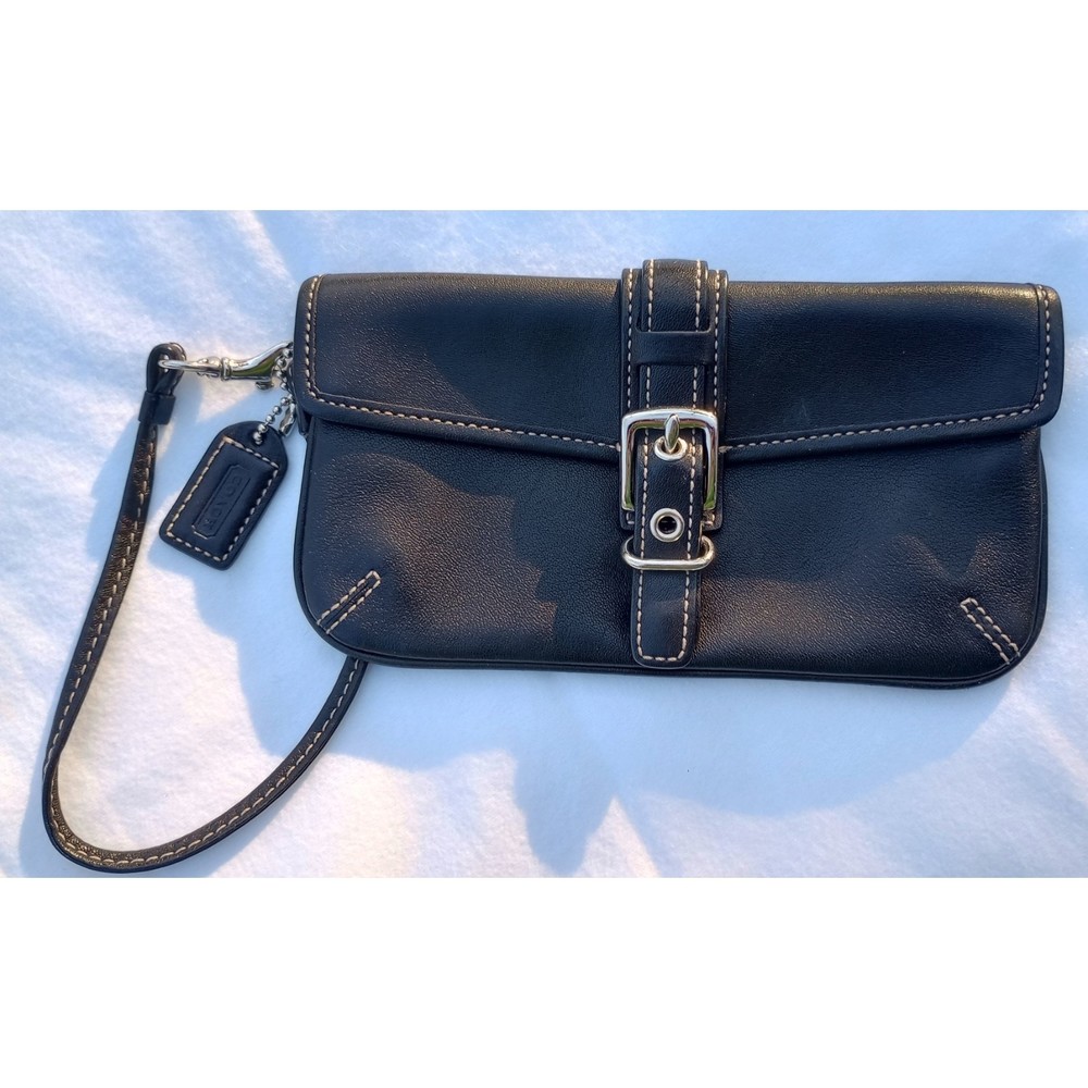 NWOT Coach Leather Snap Wristlet Clutch Black